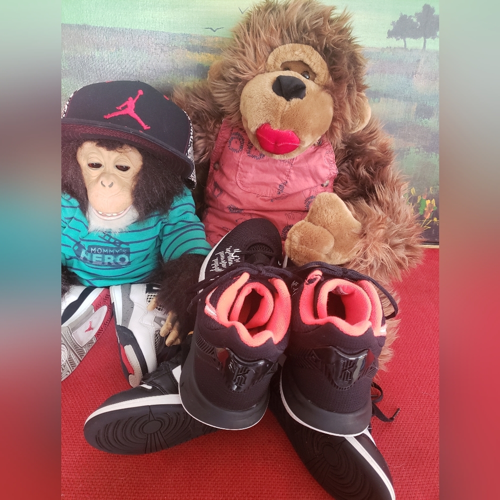 Nike Kyrie "Flytrap) - image 3